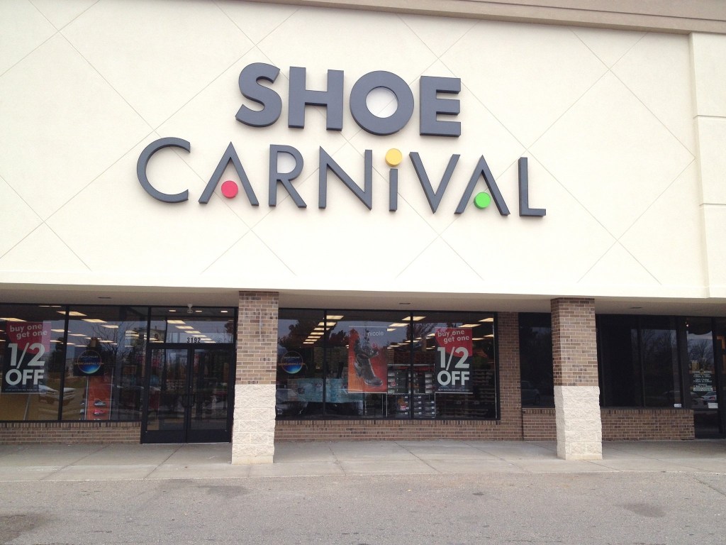 Picture of: Shoe Carnival giving away thousands of dollars in merchandise