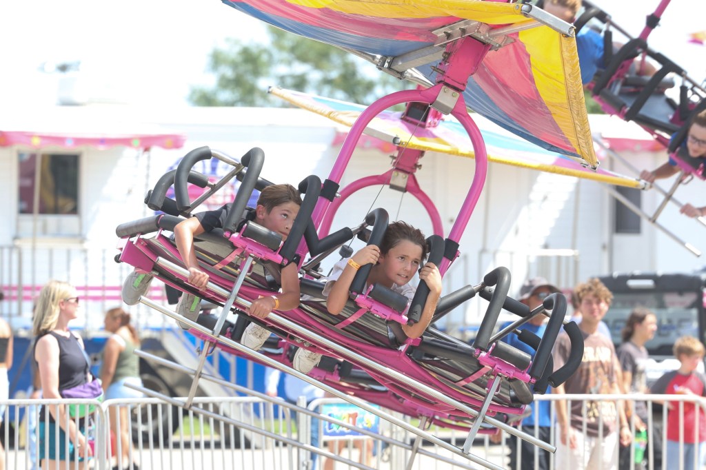 Picture of: Shorewood Crossroads Festival offers amusement rides, food, music