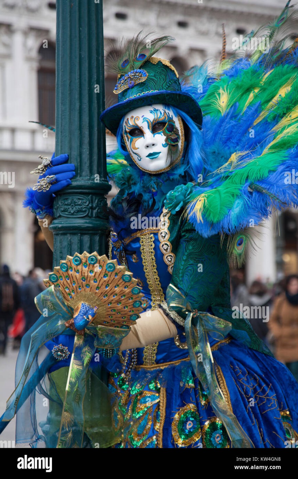Picture of: Carnival venice peacock costume -Fotos und -Bildmaterial in hoher