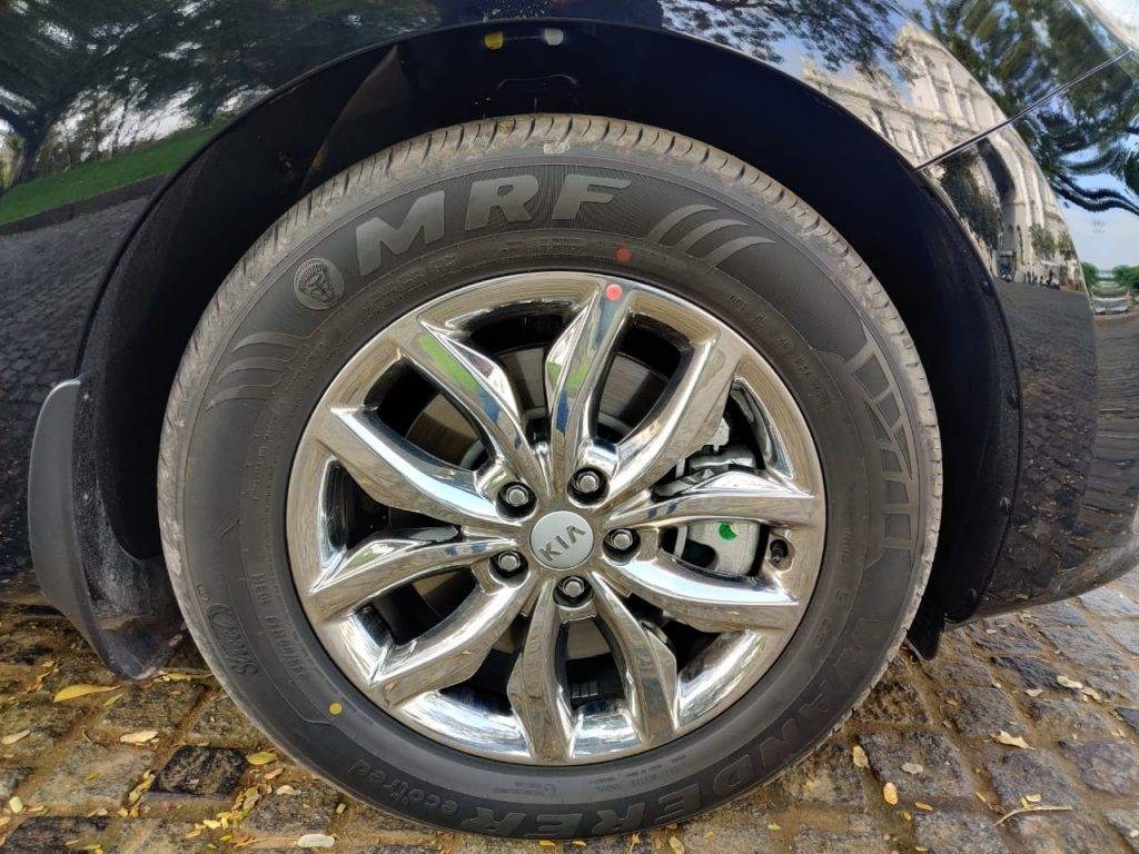 Picture of: Tyres On The Kia Carnival: Size, Brand, Speed Rating Revealed