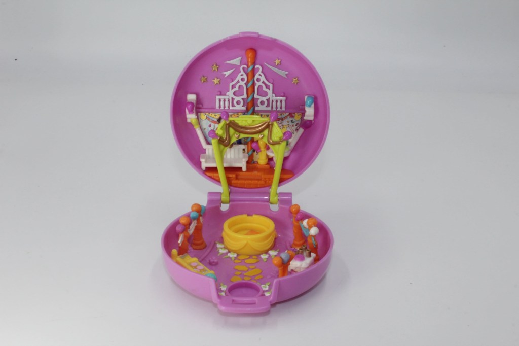 Picture of: Ultra Rare  Vintage Polly Pocket Carnival Parade Compact